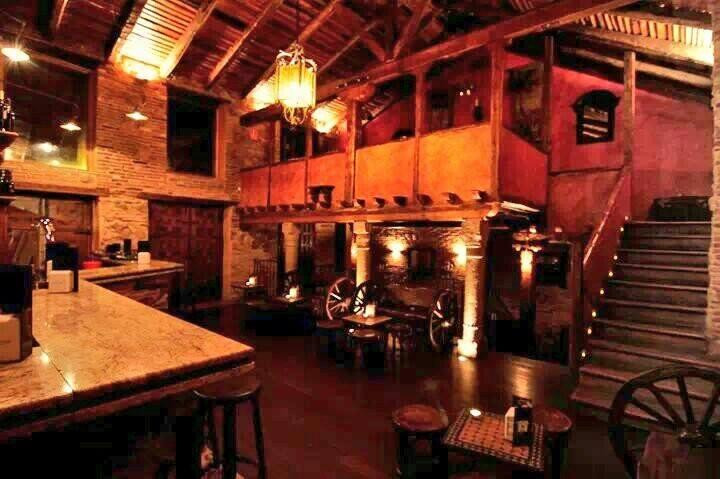 Torres de la Alameda旅游景点-La Corrala Escondida cóctel-café