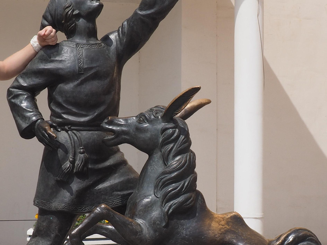 Sculpture Ivanushka And Konek-Gorbunok-阿斯特拉罕必去景点