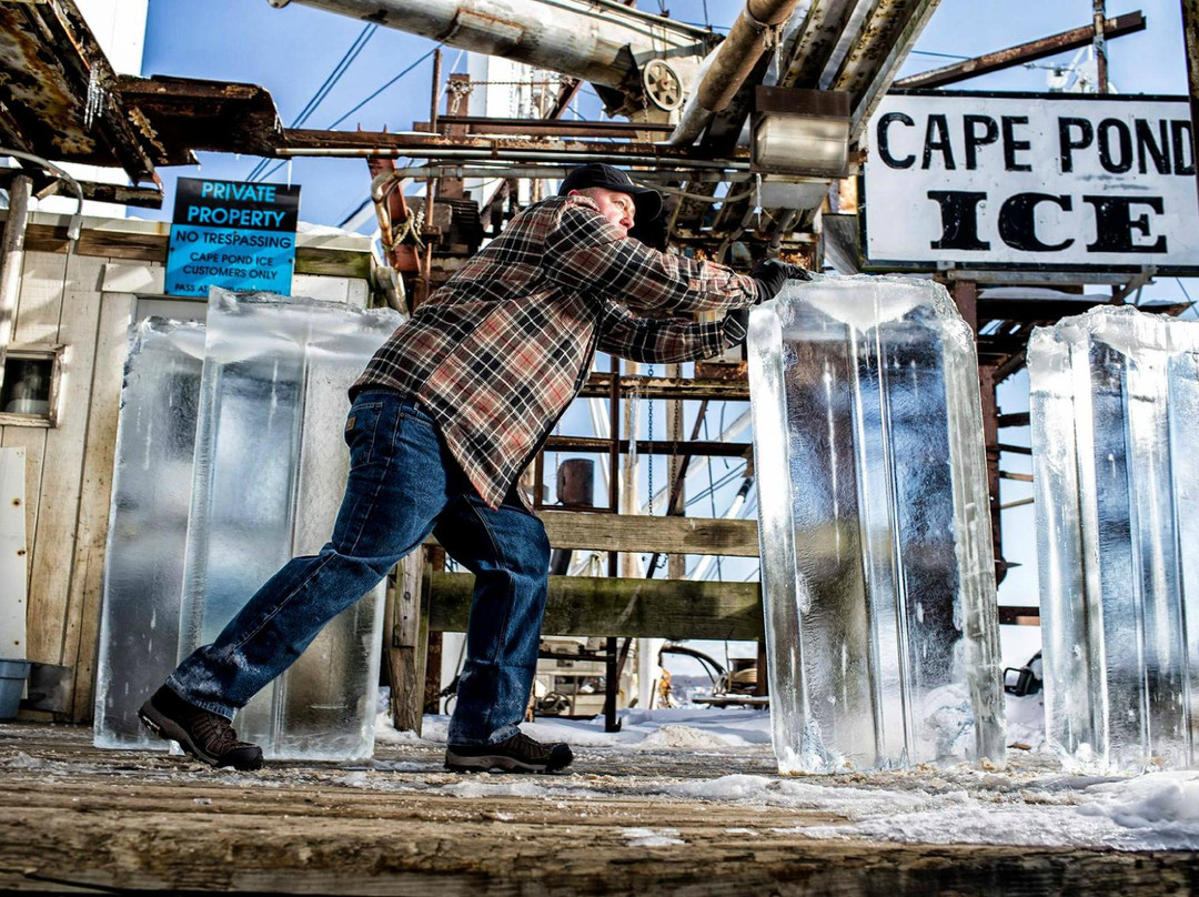Cape Pond Ice景点图片