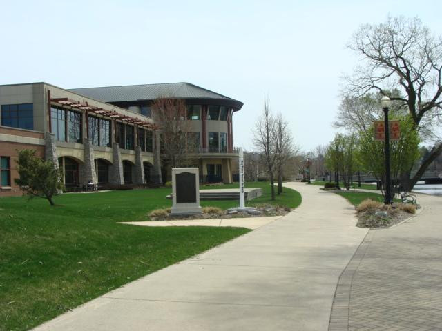 Gail Borden Public Library-埃尔金必去景点