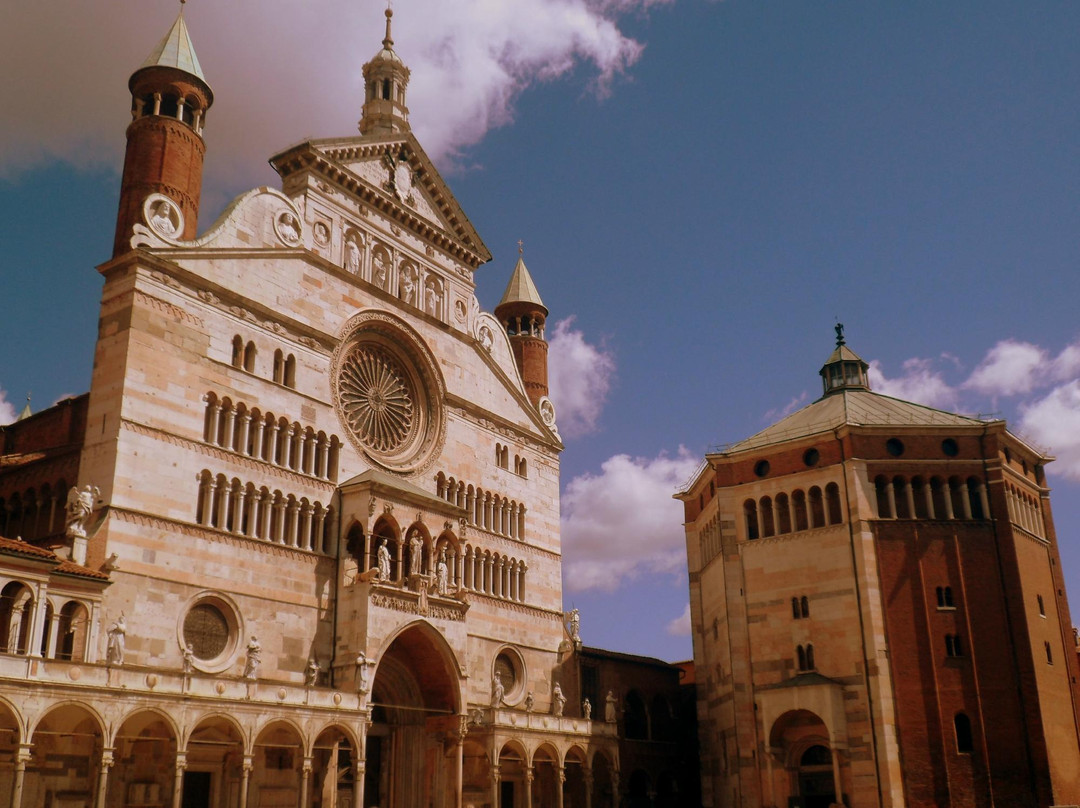 克雷莫纳旅游景点-Cremona Baptistery - Museum of Romanesque Stones of Cathedral