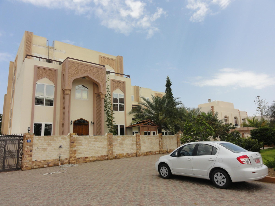 Azaiba酒店住宿-Land of Lotus, Llc