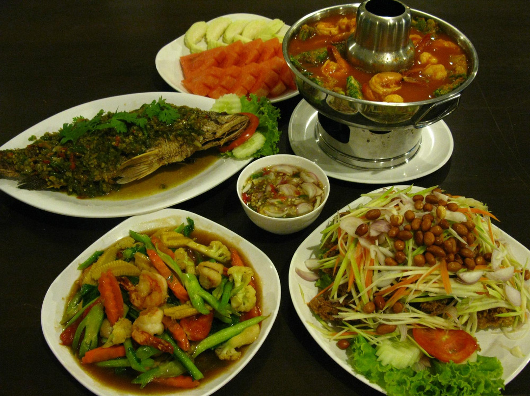 班武里餐馆和美食-Platoo seafood