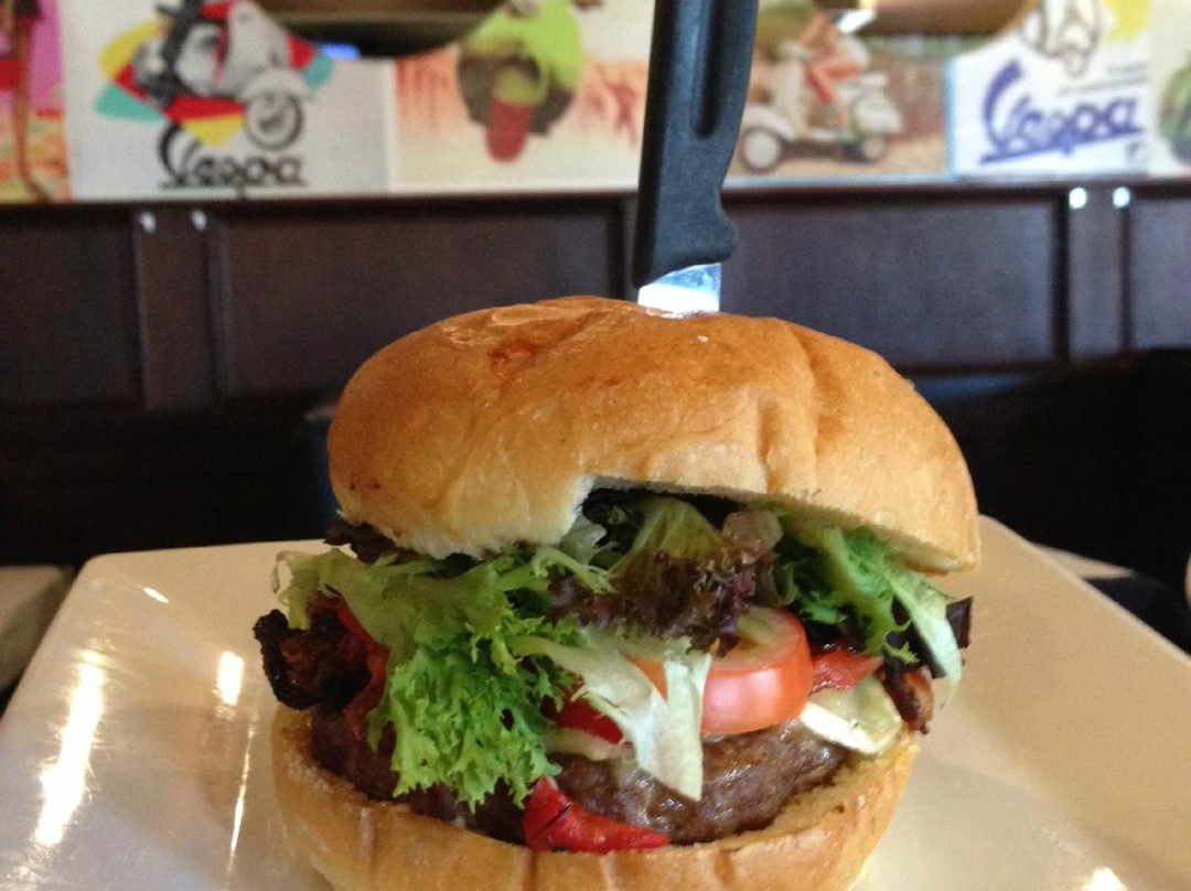 Fresco's Restaurant & Bar