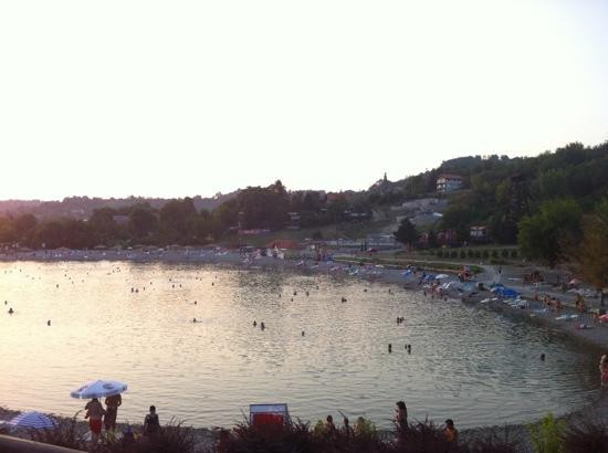 Panonsko Jezero-图兹拉必去景点
