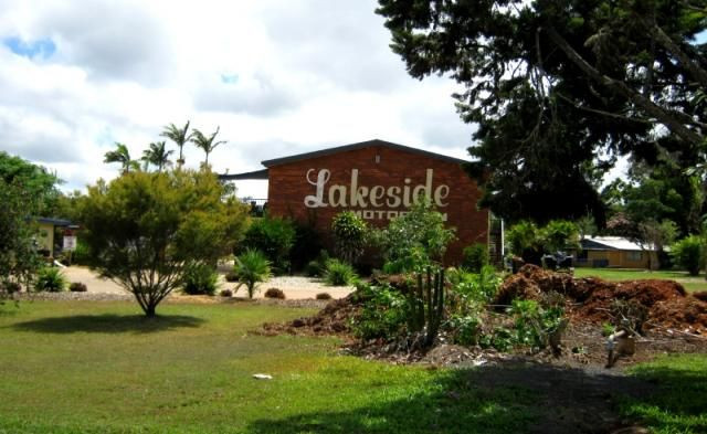 Lakeside Motor Inn & Caravan Park