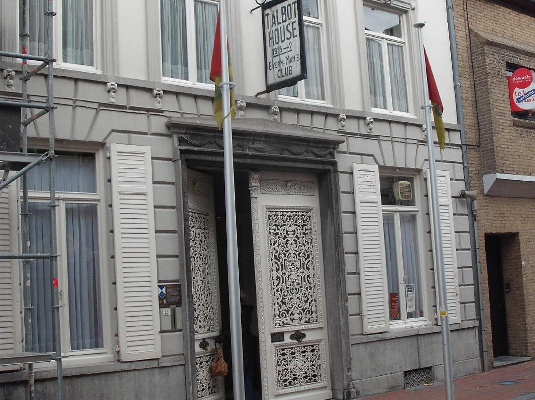 Entente Cordiale Tours-切斯特必去景点