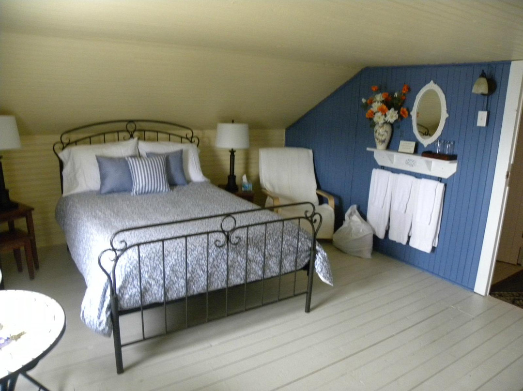 La Grange aux hiboux主图