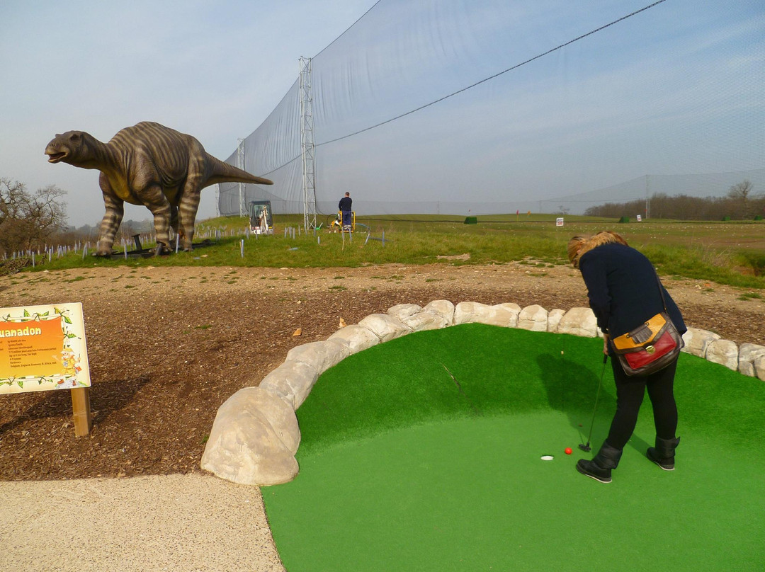 Dinosaur Safari Adventure Golf-巴尼特必去景点