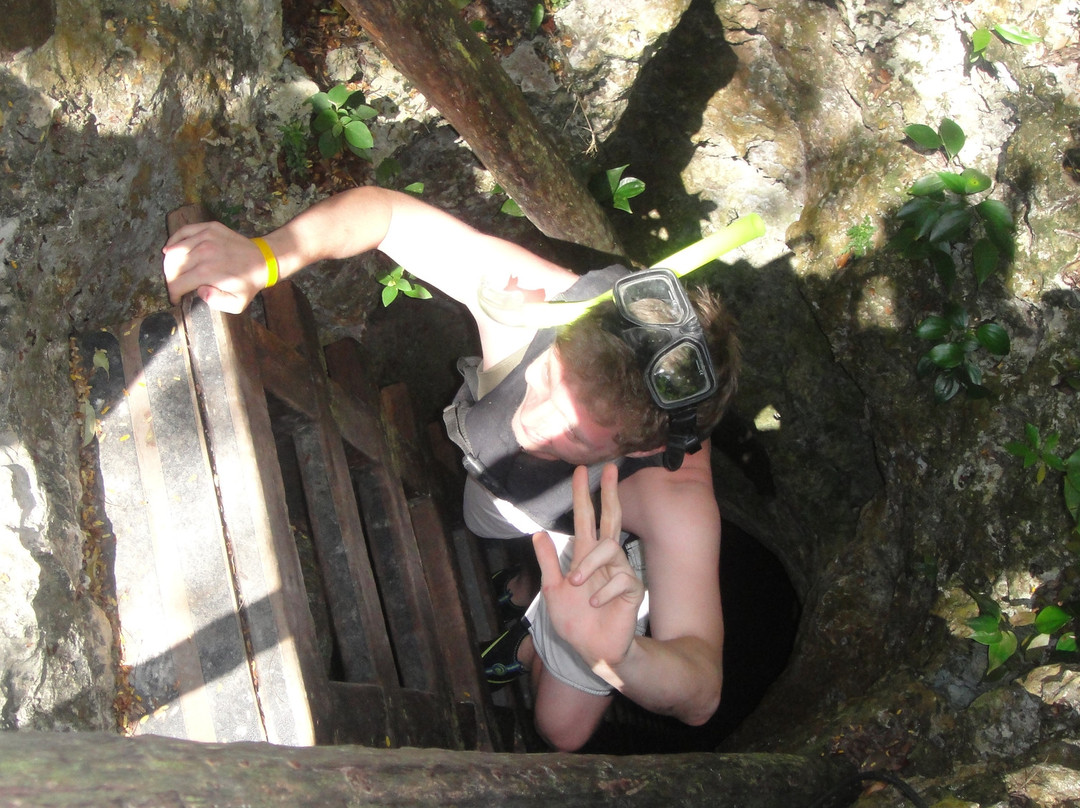 Dos Ojos Scuba Dive Shop-艾库玛尔必去景点