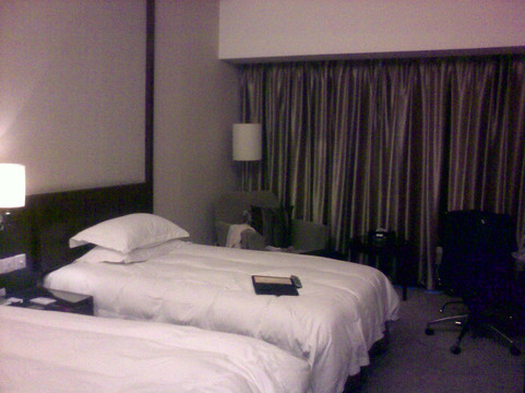 杭州中豪大酒店（钱江新城庆春广场地铁站店）主图