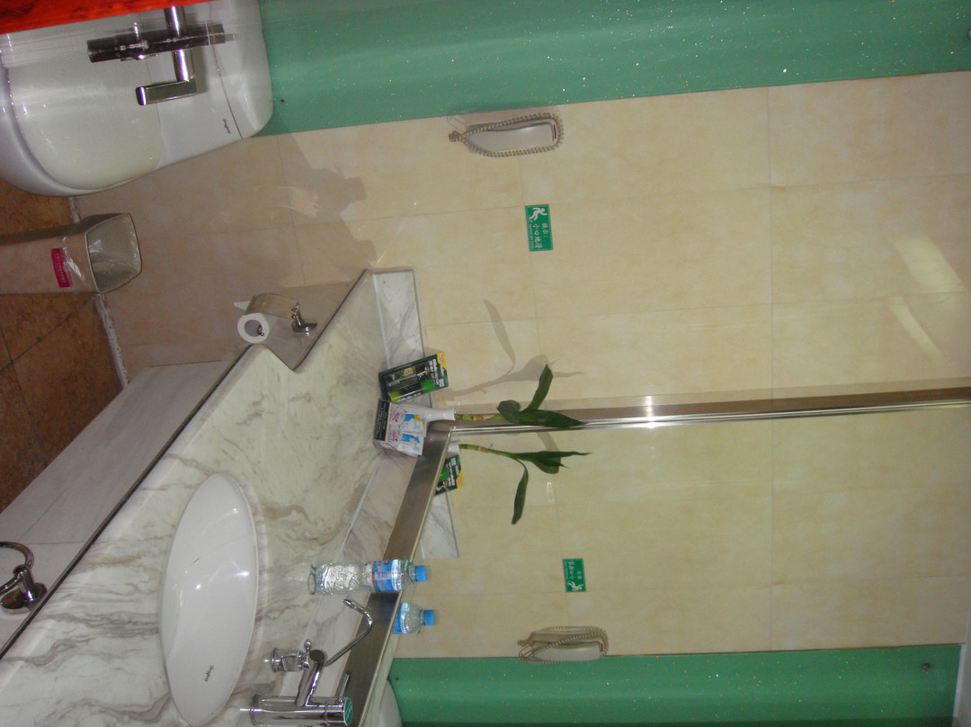 昆仑大酒店主图