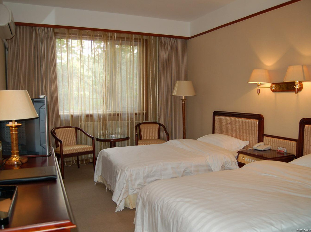 新德大酒店主图