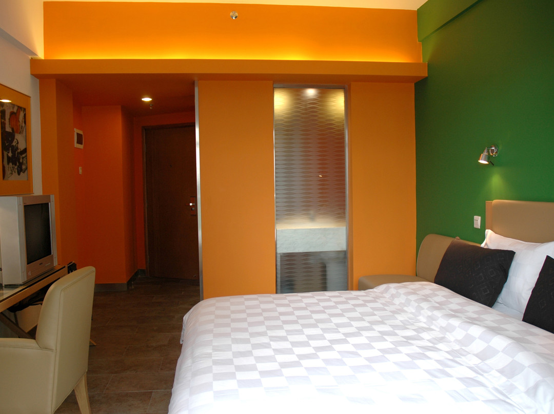 速8酒店（广州高铁北站花城路地铁站店)主图