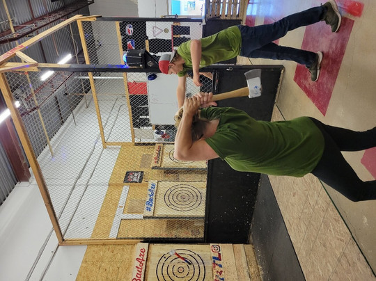 Bad Axe Throwing Winnipeg-温尼伯必去景点