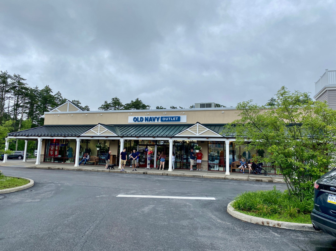 Lake George Plaza Outlet Center-乔治湖必去景点