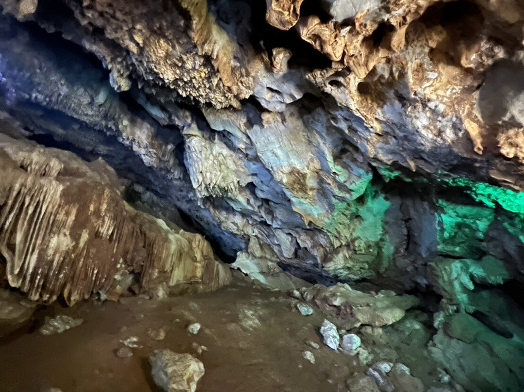 Keaw Sara Pad Neuk Cave-北冲县必去景点