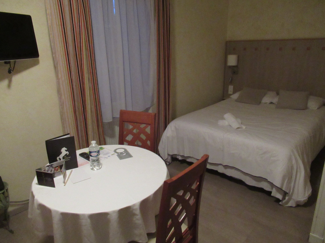 Logis Hôtel le Cheval Blanc et Clovis主图