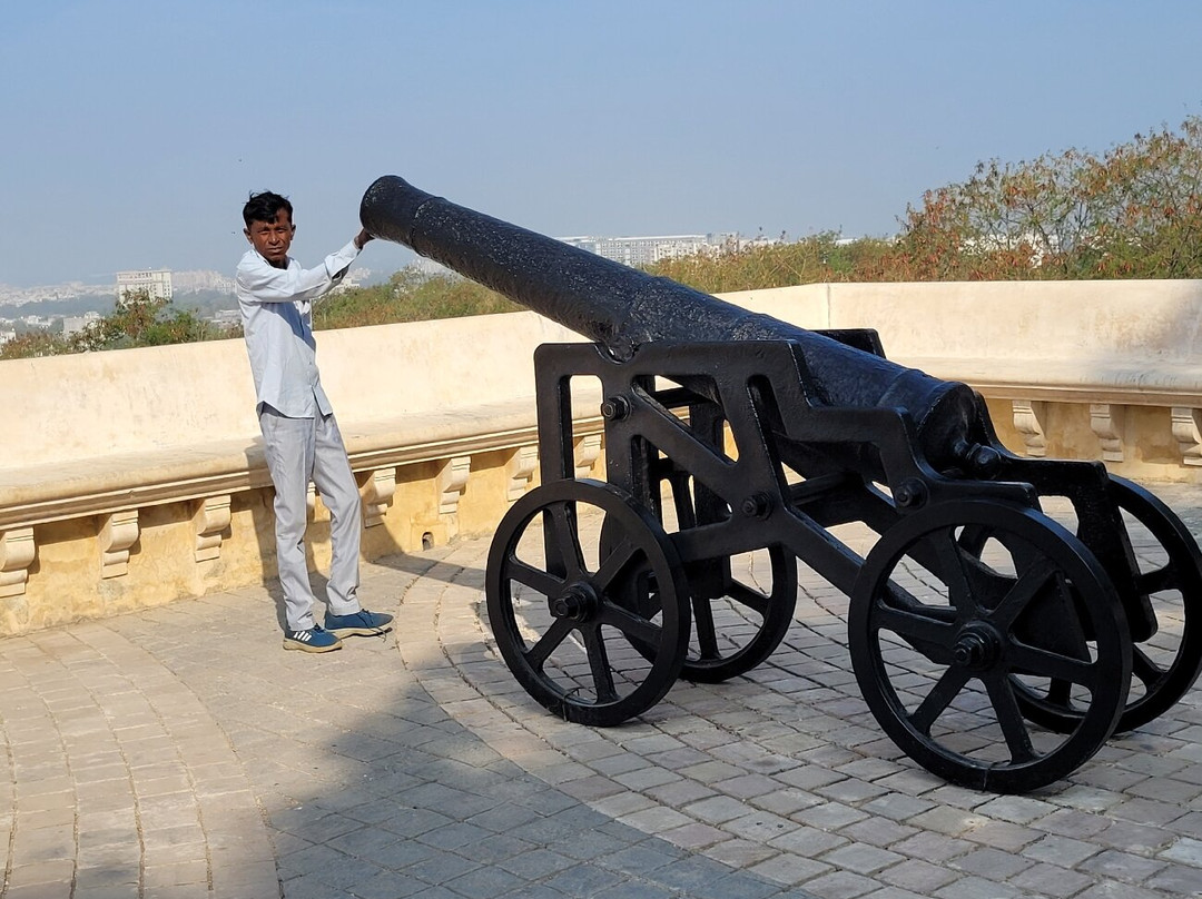 Adi Kadi Vav-居那加德必去景点