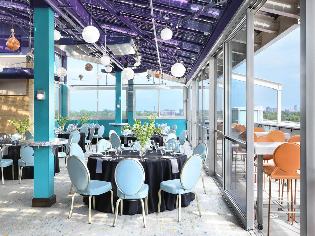 月出酒店