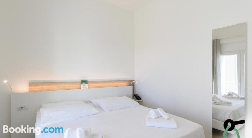 Hotiday Hotel Tirrenia主图