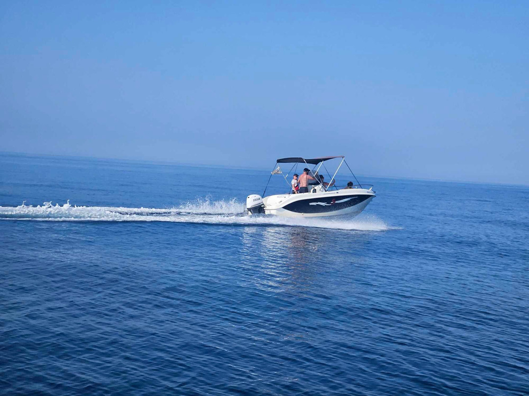 Merianos Boats & Sports景点图片