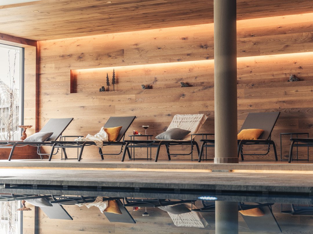 Schwarzer Adler主图