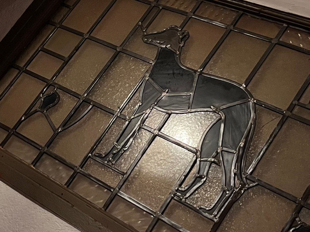The Greyhound Hotel主图