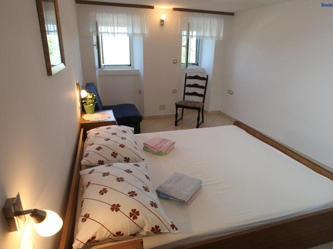 Accommodation Lily