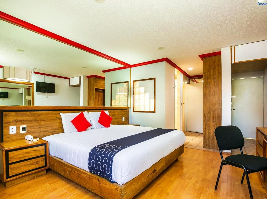 Capital O Hotel Casa Blanca