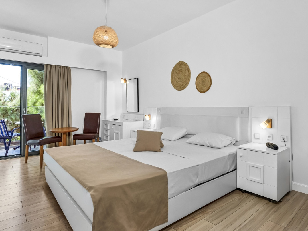 Sunset Beach Hotel主图