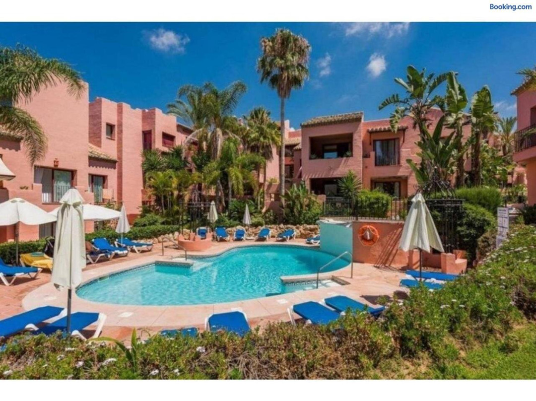 Strelitzia Park