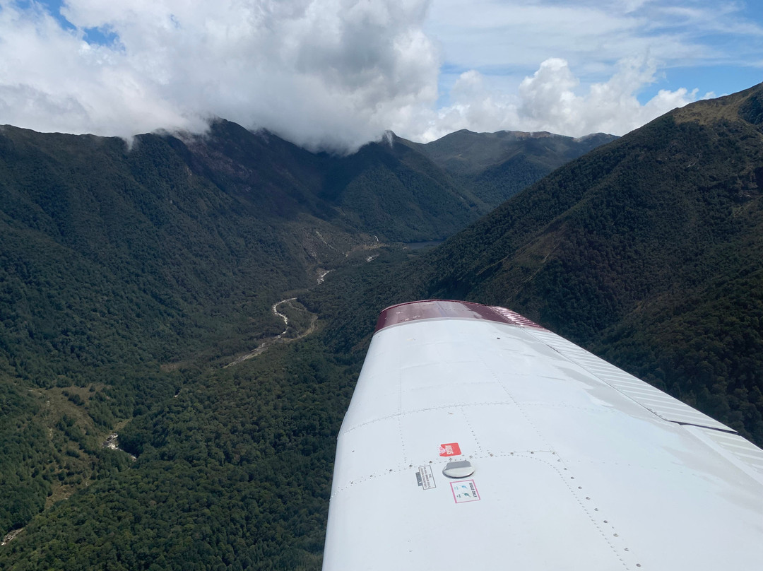 Golden Bay Air-塔卡卡必去景点