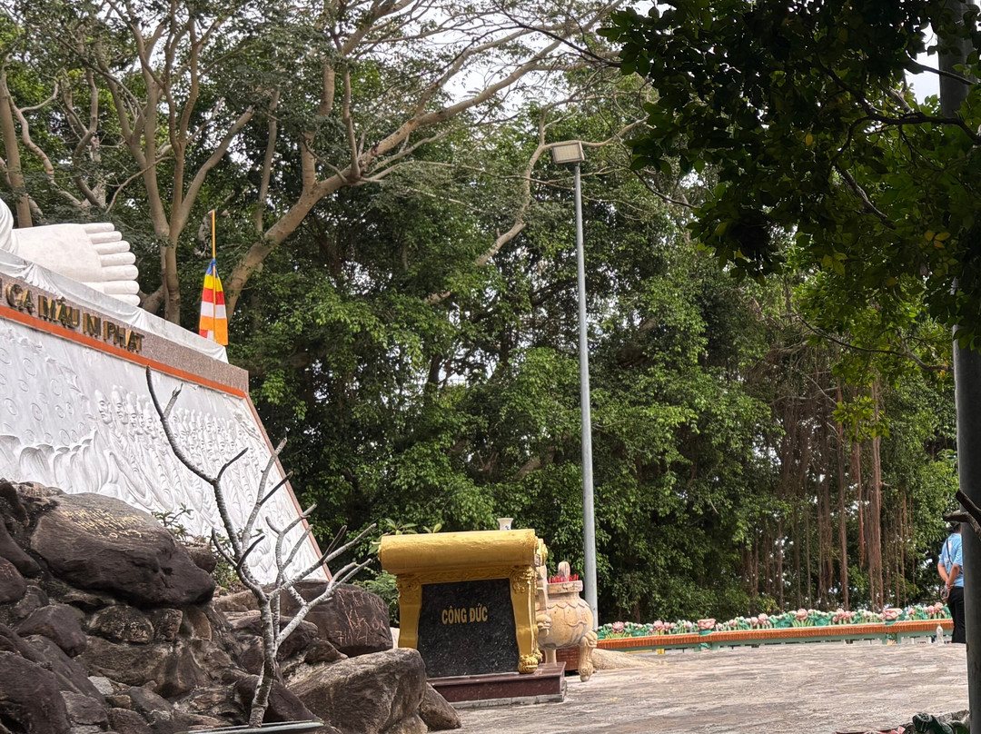 Buddha Nirvana Black Virgin Mountain-西宁必去景点