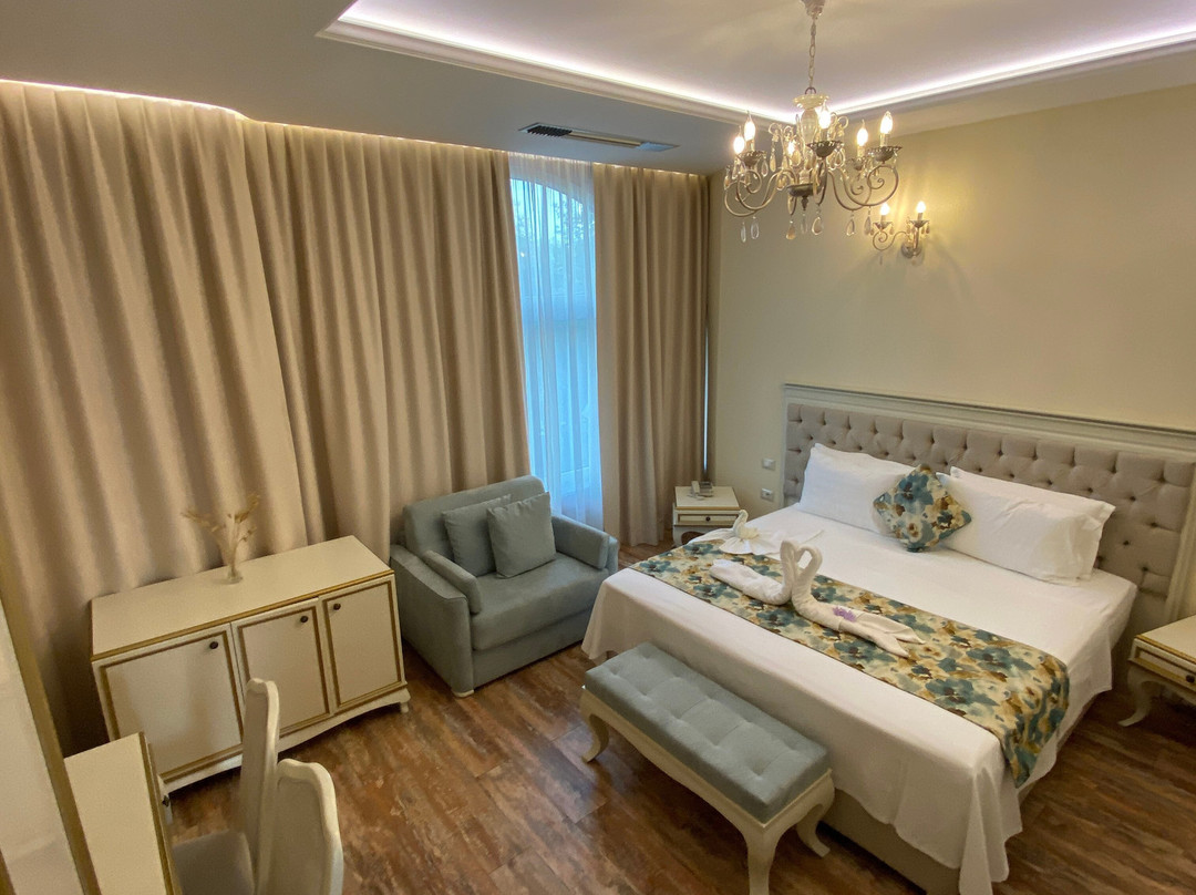 The Red Bricks Hotel主图