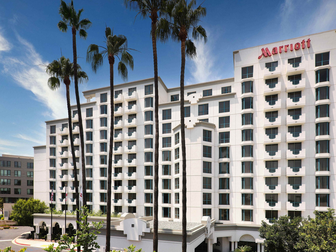 科斯塔梅萨万豪酒店主图