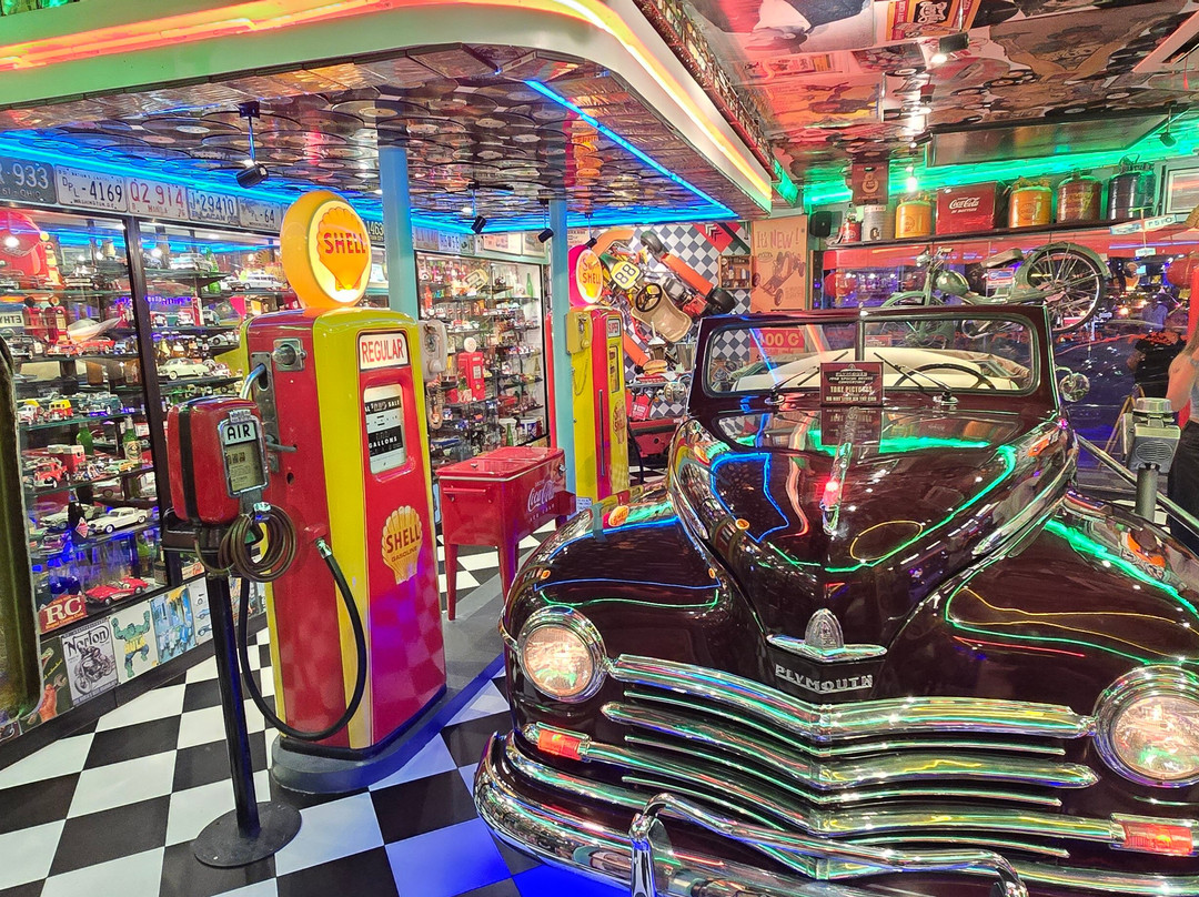 Makati : Music Clubs, Rooftops, and Go Go Bars Nightlife Tour-马卡蒂必去景点