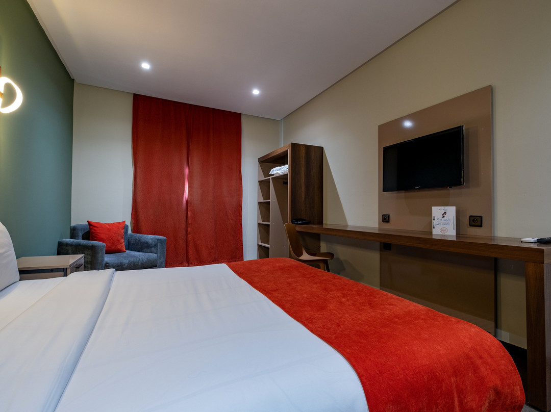 曼济勒酒店主图