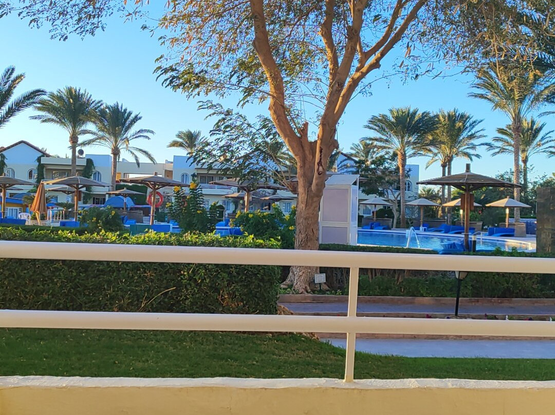 Golden Beach Resort主图