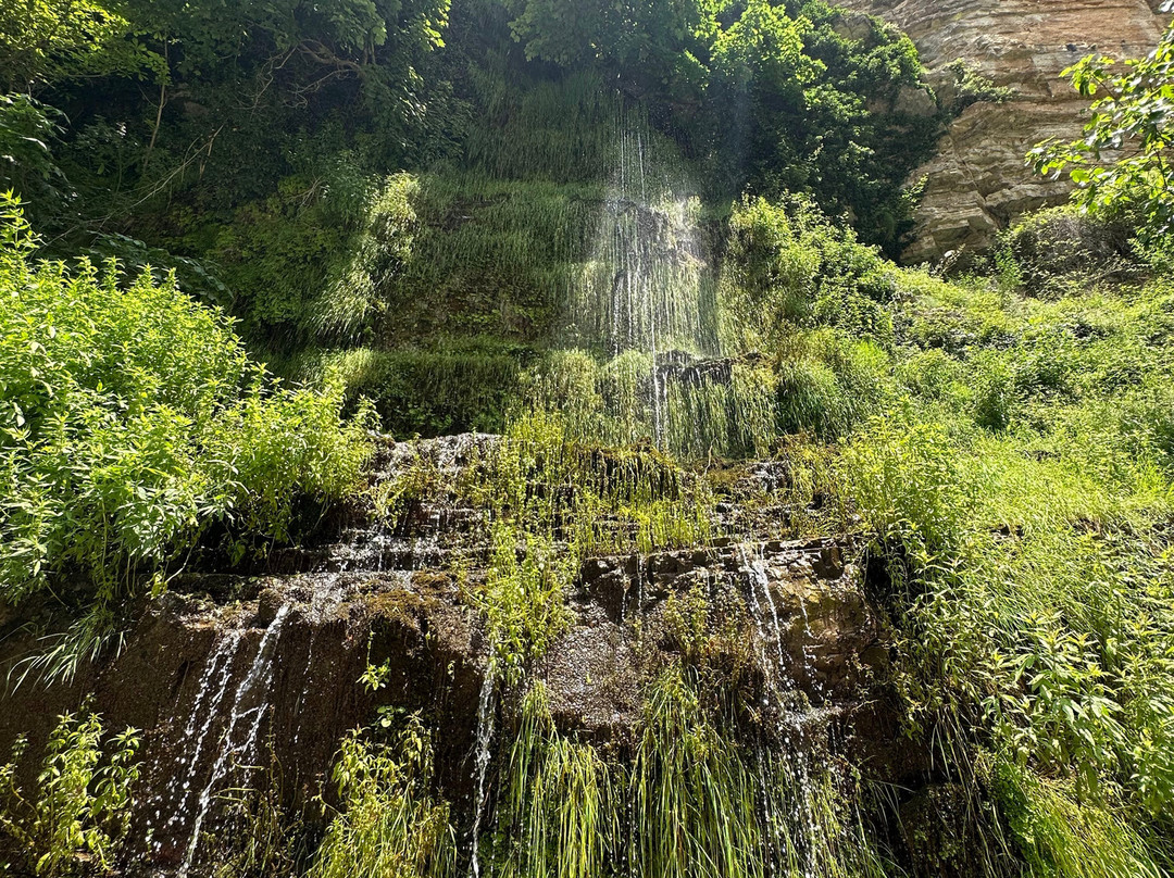 Peshtura Waterfall景点图片