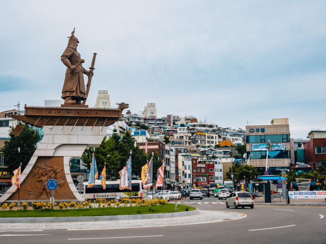 Yi Sun Shin Square-丽水市必去景点
