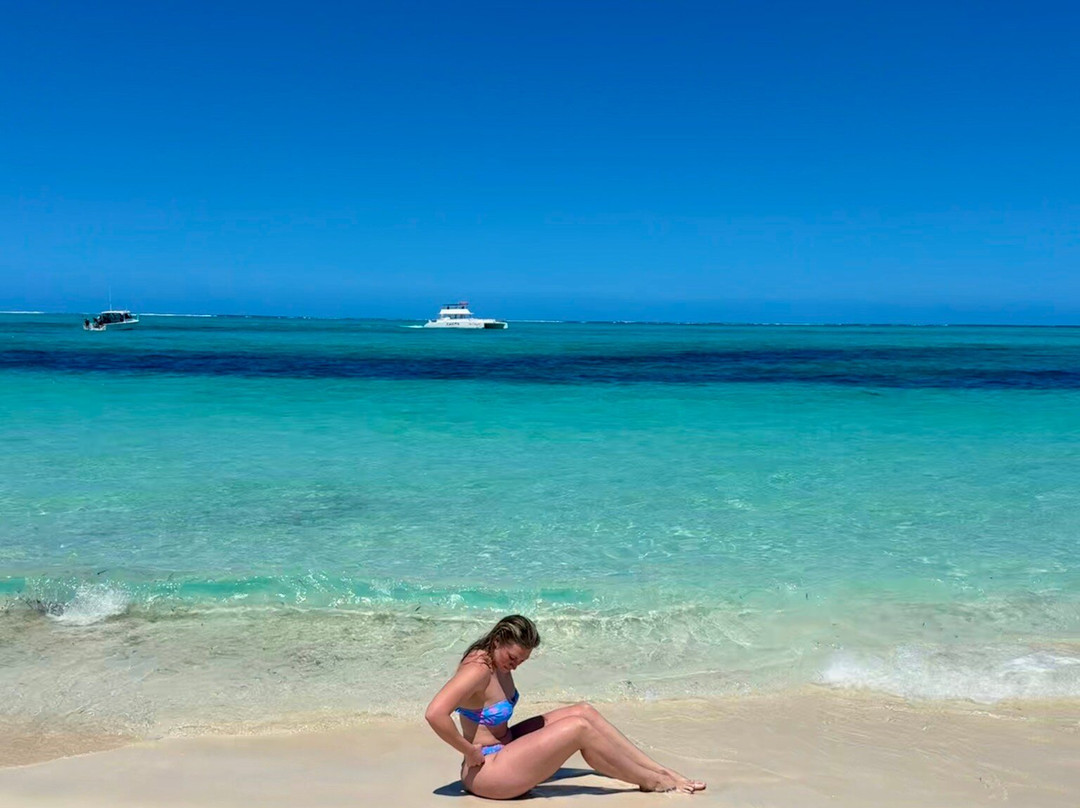 Leeward Beach-普罗维登西亚莱斯必去景点