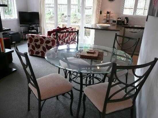 Abed in Devonport主图