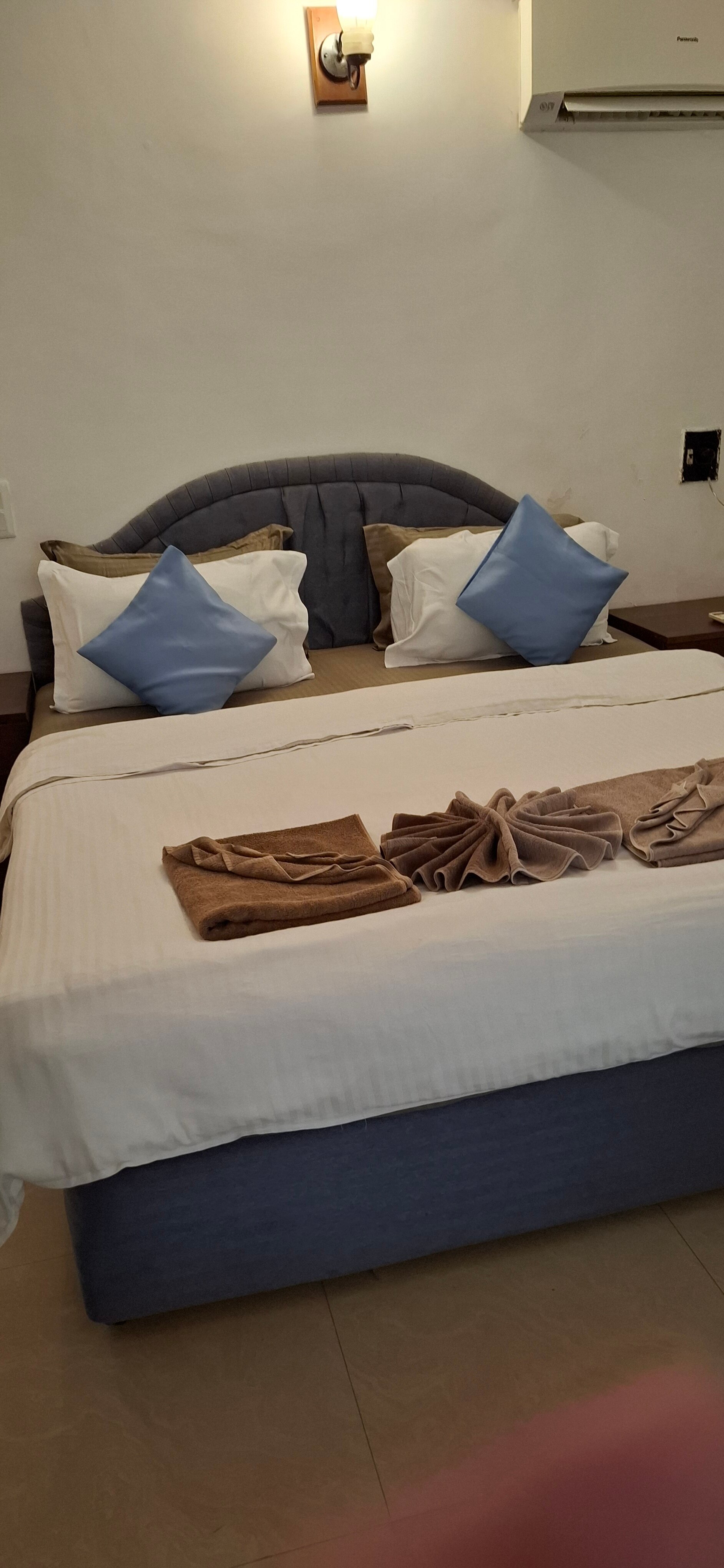 Dunhill Beach Resort-官方