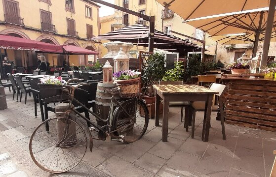 Piazza Costituzione-博萨必去景点
