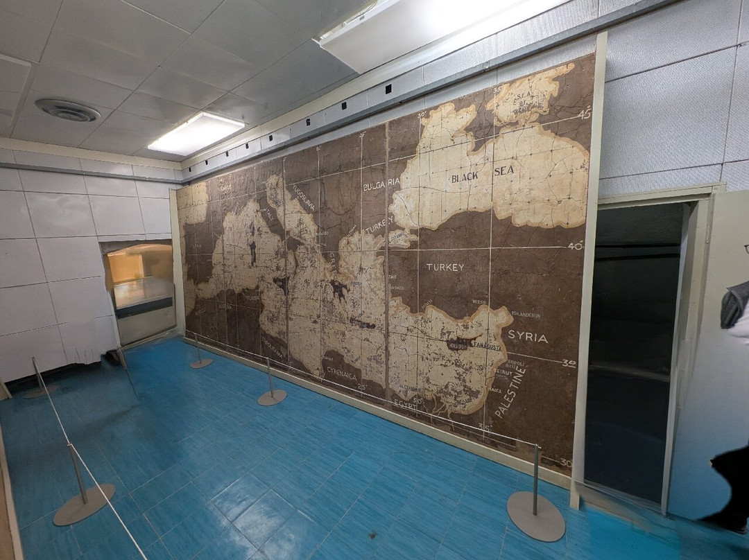 War HQ Tunnels景点图片