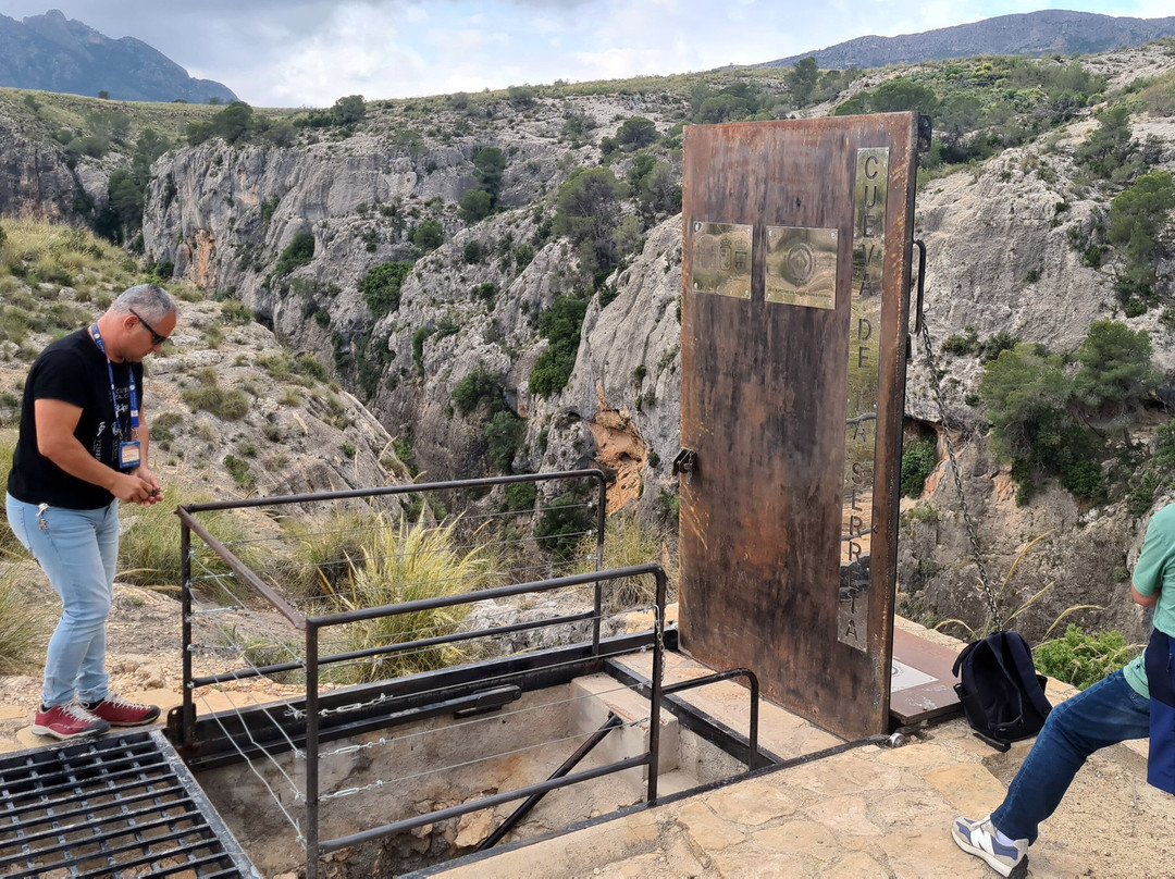 Cueva La Serreta-Cieza必去景点