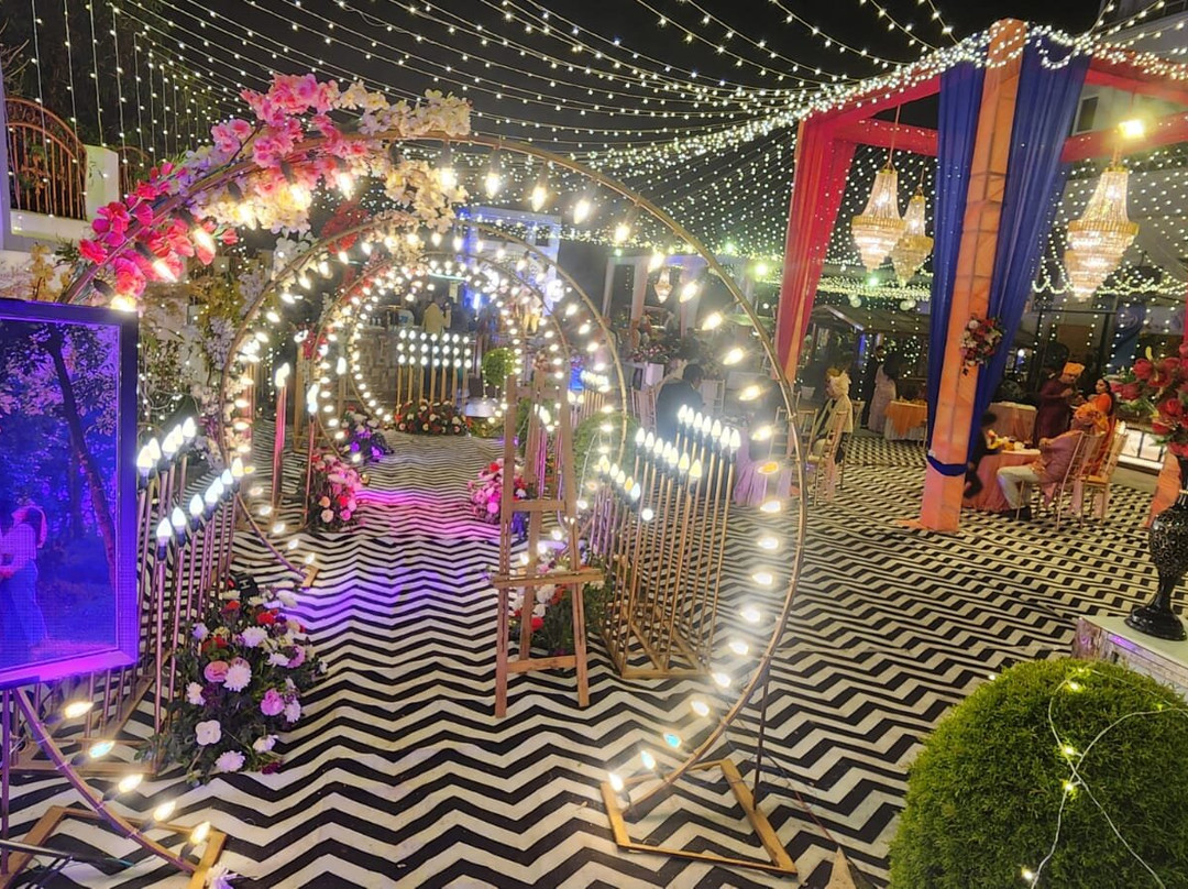 拉吉普尔之巅酒店主图