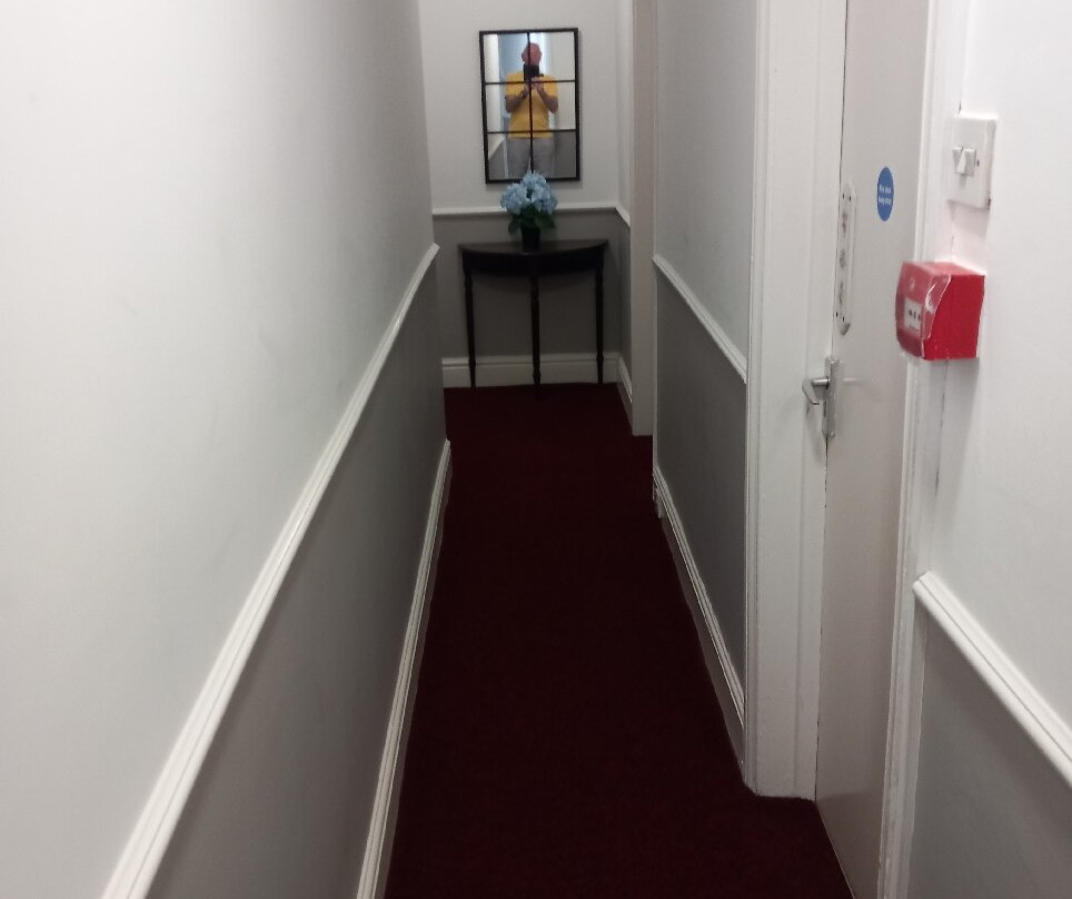 Victoria Hotel主图