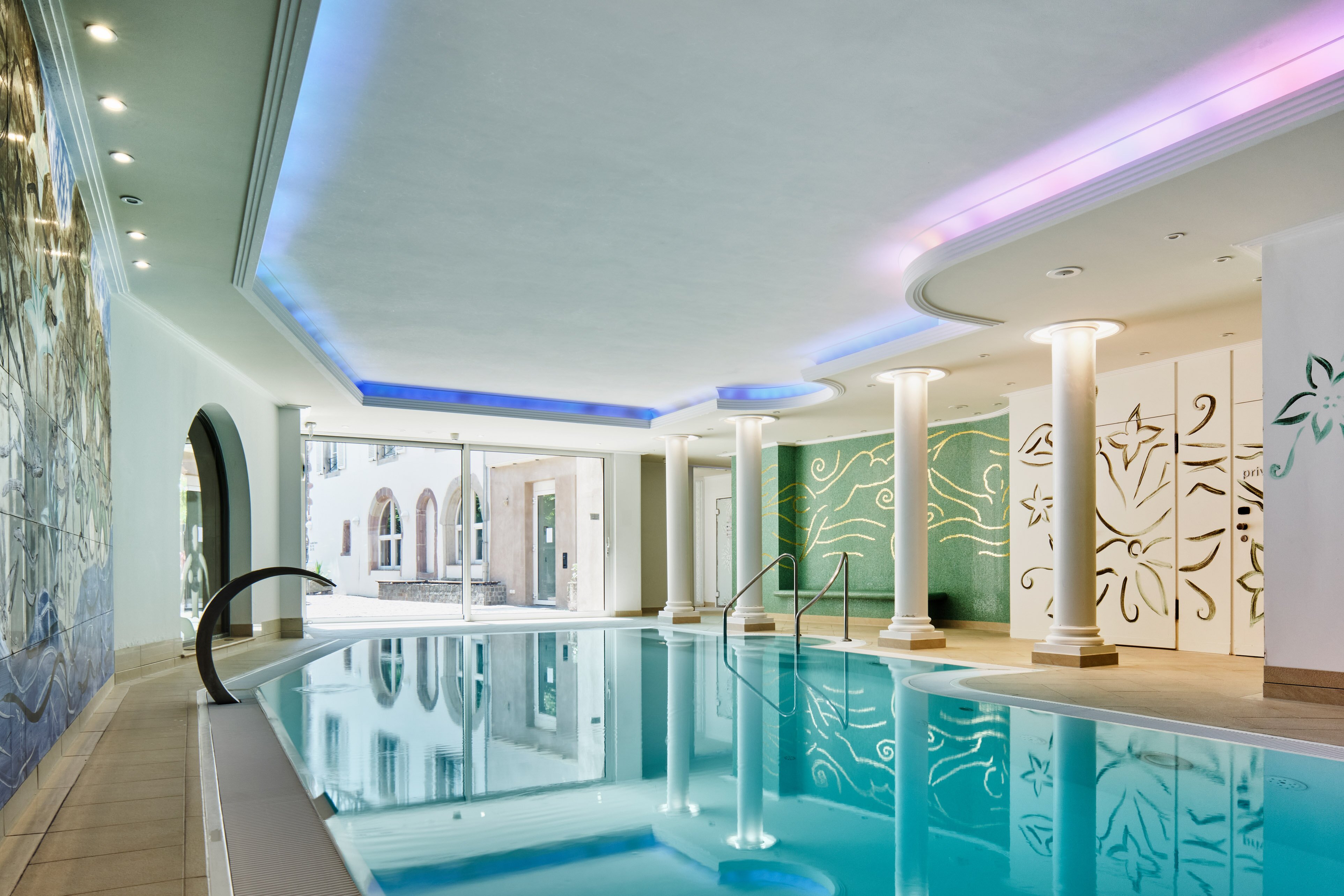 Hotel à la Cour d'Alsace by HappyCulture-泳池